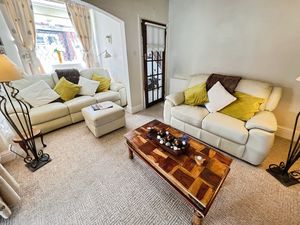 Sitting Room - click for photo gallery